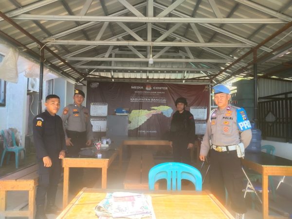 Anggota Polres Banggai Pantau Lingkungan Kantor KPU, Berikan Rasa Aman Pada Tahapan Pilkada