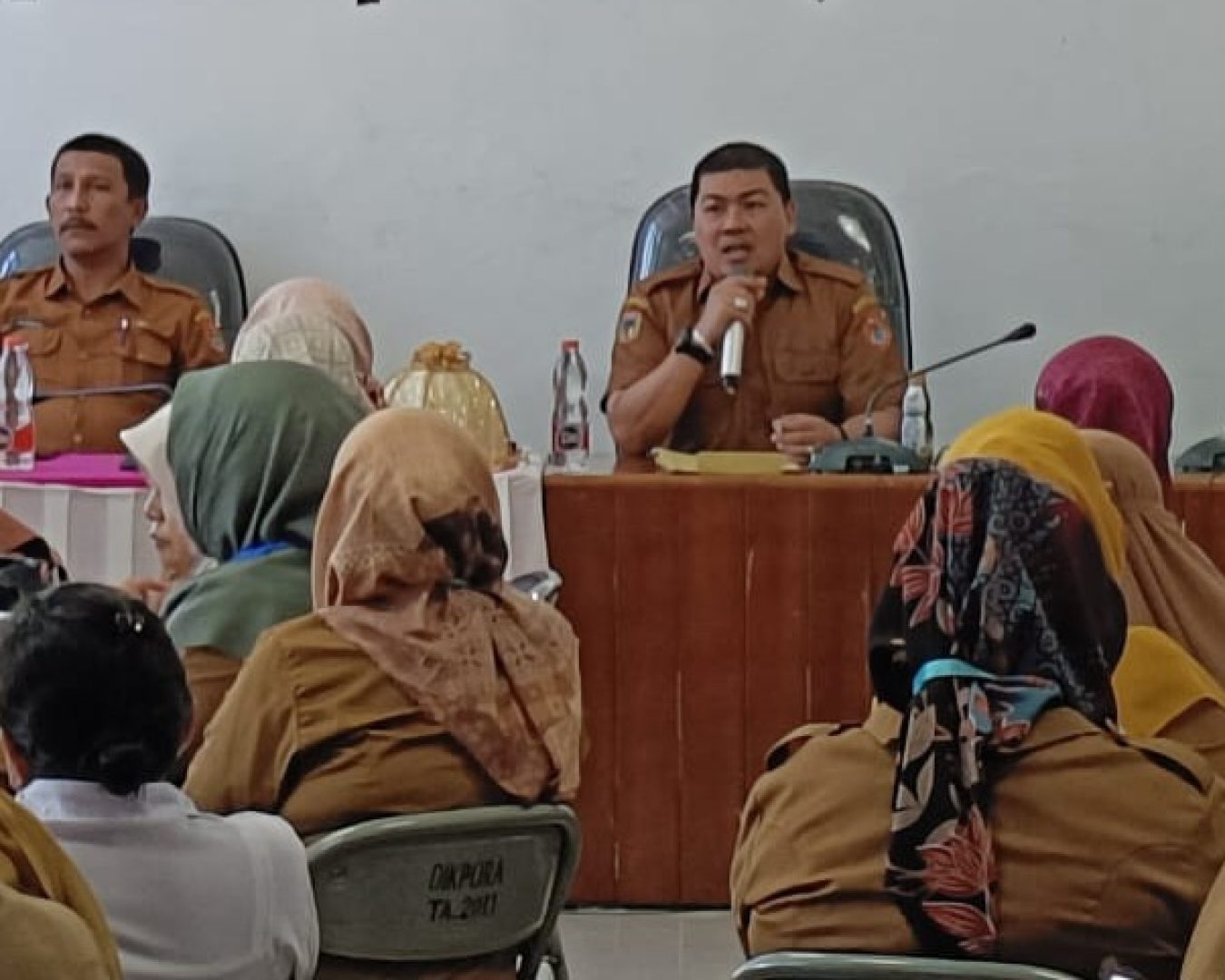 Bupati Banggai Amirudin Cairkan Dana BOSP Tahap II Yang di Serahkan, Kadisdikbud Syafrudin Hinelo