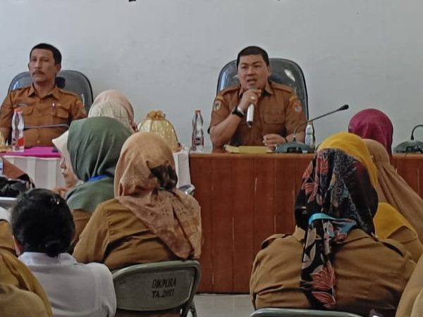 Bupati Banggai Amirudin Cairkan Dana BOSP Tahap II Yang di Serahkan, Kadisdikbud Syafrudin Hinelo