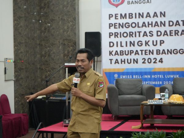 Bappeda Gandeng DKISP Banggai Lakukan Kegiatan Pembinaan Pengelolaan Data Prioritas Daerah Undang Tiga Narasumber