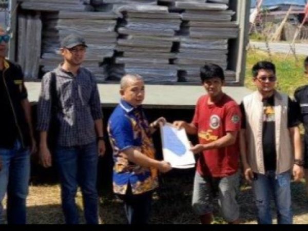 Ketua KPU Banggai Santo Gotia Terima Langsung 2.460 Set Bilik Suara Untuk Pilkada 2024