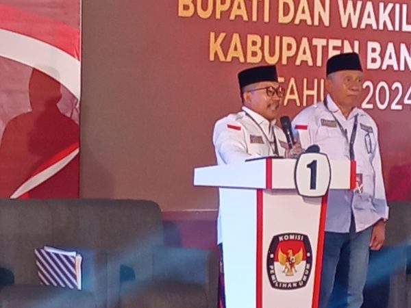 Paslon 01 Tampil Meyakinkan di Debat Bupati Banggai, Tantang Visi Pesaingnya Soal Kesehatan dan Pendidikan