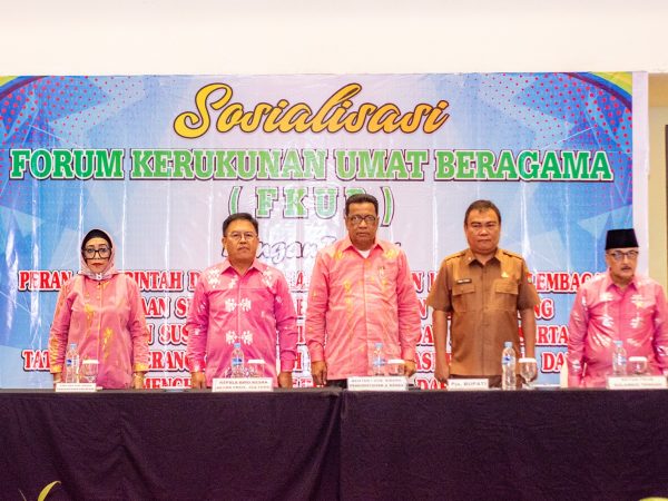 Assisten Setda Provinsi Sulteng Membuka Sosialisasi FKUB se -Sulteng di Kabupaten Banggai