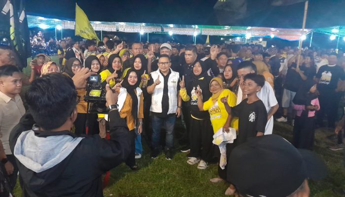 Desa Tangkian Larut dalam Haru, Orasi Amirudin Menggugah Kenangan dan Air Mata Warga