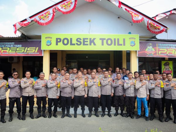 Kapolres Banggai Kunjungi Polsek Toili dan Sumur Senoro, Tegaskan Kesiapsiagaan dan Keselamatan Kerja