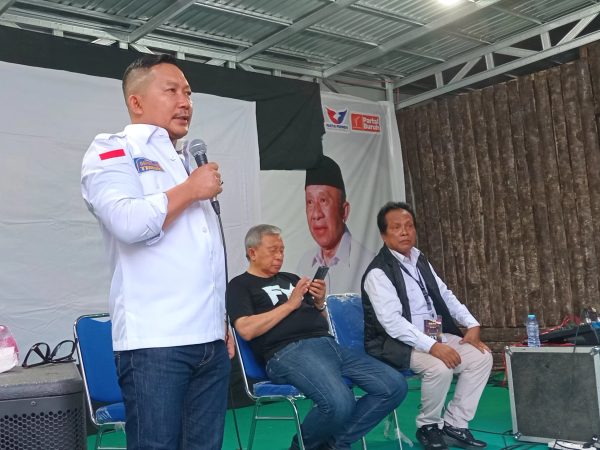 Paslon 01 Disambut Meriah oleh Relawan AT-FM Usai Debat Publik Pilkada Banggai Putaran Kedua