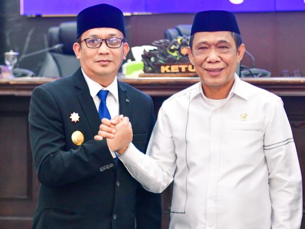 Pemkab Banggai dan DPRD Tetapkan APBD 2025 Sebesar Rp 3,1 Triliun untuk Pembangunan Berkelanjutan