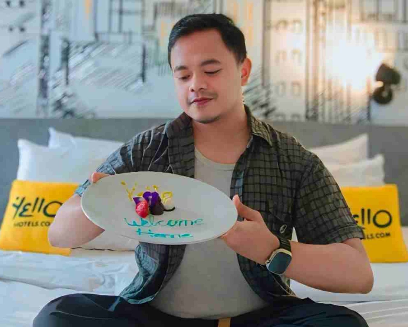Ridwan Firmansyah: Mantan Guru Honorer SD yang Sukses Menjadi Content Creator dan Raih Umroh Gratis