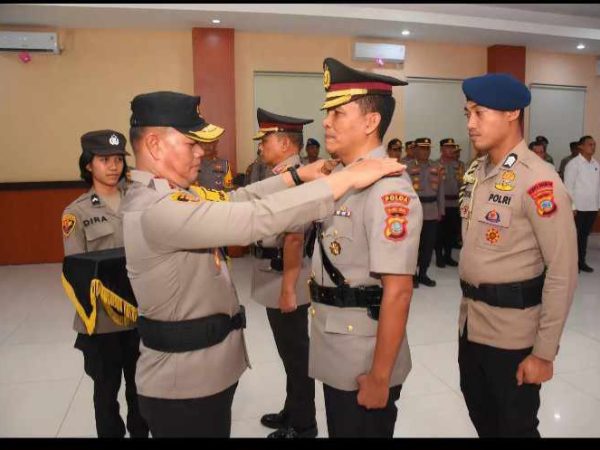 Kapolda Pimpin Sertijab Wakapolda Sulteng, Kombes Pol Helmi Kwarta Resmi Jabat Wakapolda