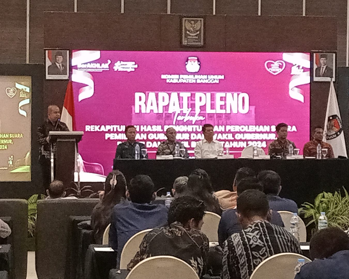 KPU Banggai Gelar Rapat Pleno Rekapitulasi Hasil Pilkada 2024 dengan Pengamanan Ketat