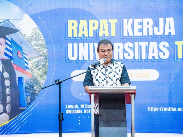 Bupati Banggai Diwakili Pj Sekda Banggai Moh Ramli Tongko, Buka Rapat Kerja Universitas Tompotika Luwuk Tahun 2024