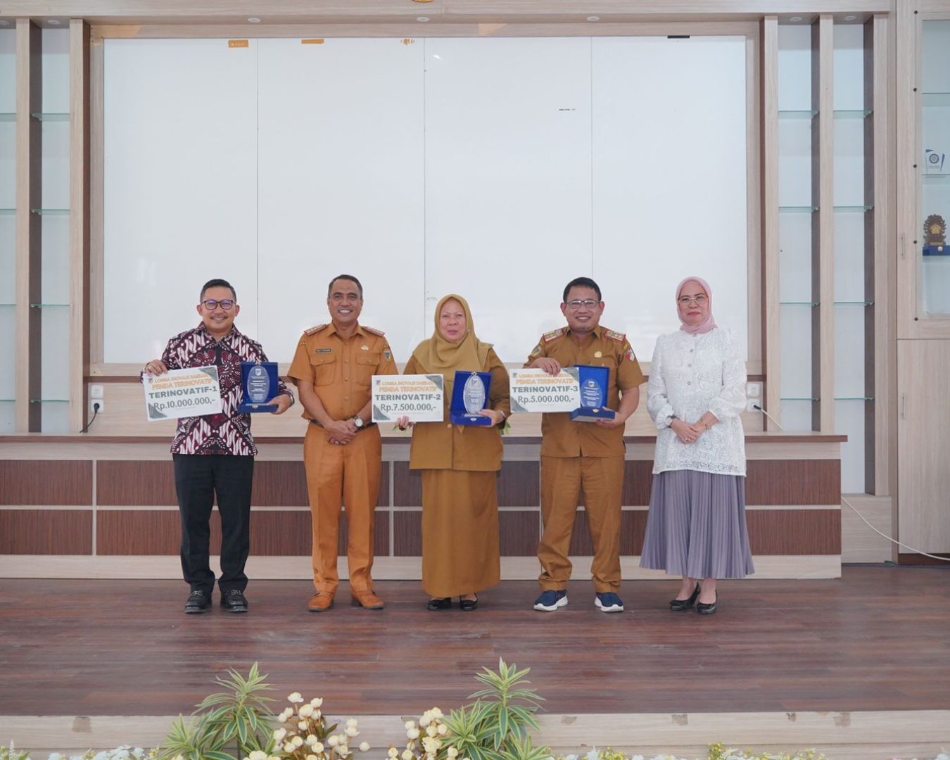 Bupati Amirudin, Dalam Memimpin Kabupaten Banggai, Meraih Indeks Inovasi Tertinggi di Sulawesi Tengah