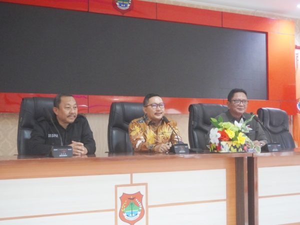 Bupati Banggai Hadiri Program BNI Berbagi Natal 2024 : Perkuat Pendidikan dan Kebersamaan