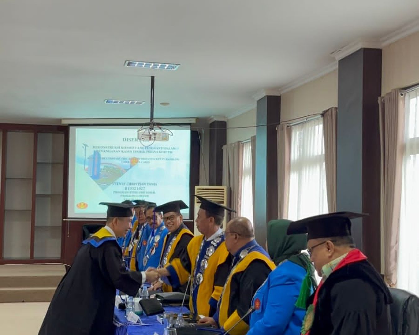Bripka Stenly Tania Raih Gelar Doktor Cumlaude di Untad, Kapolres Banggai Apresiasi Anggotanya