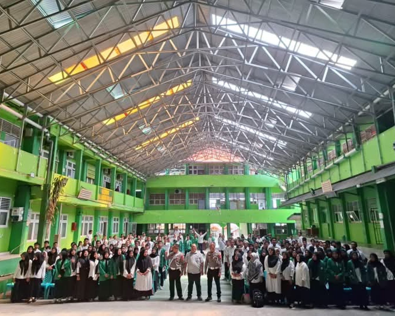 Satlantas Polres Banggai Berikan Pembekalan Berlalu Lintas pada Mahasiswa KKN Unismuh Luwuk
