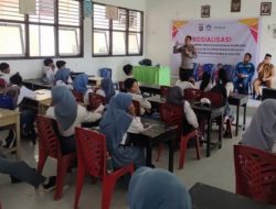 Bersama PT PAU, Kapolsek Kintom Gelar Sosialisasi Bahaya Narkoba di Sekolah