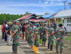Danramil 1308-07 Pagimana dan Warga Tanam 100 Bibit Mangrove di Pesisir Desa Jaya Bakti