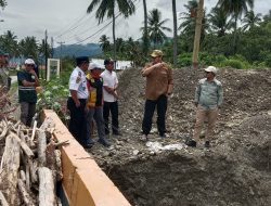 Pj Bupati Parimo Tinjau Lokasi Banjir di Kecamatan Palasa.
