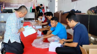 KPU Banggai Gerak Cepat Persiapkan PSU di Dua Kecamatan Langsung Sortir Surat Suara