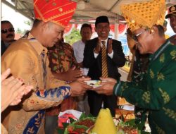 Peringati HUT ke-17 Kecamatan Siniu Staf Ahli Bidang Pemerintahan Hukum dan Politik, Pimpin Upacara di Halaman Kantor Camat