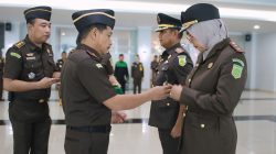 Plt. Kepala Kejati Sulteng Zullikar Tanjung, S.H., M.H. Resmi Melantik Andi Renny Rukmana Sebagai Kejari Donggala 