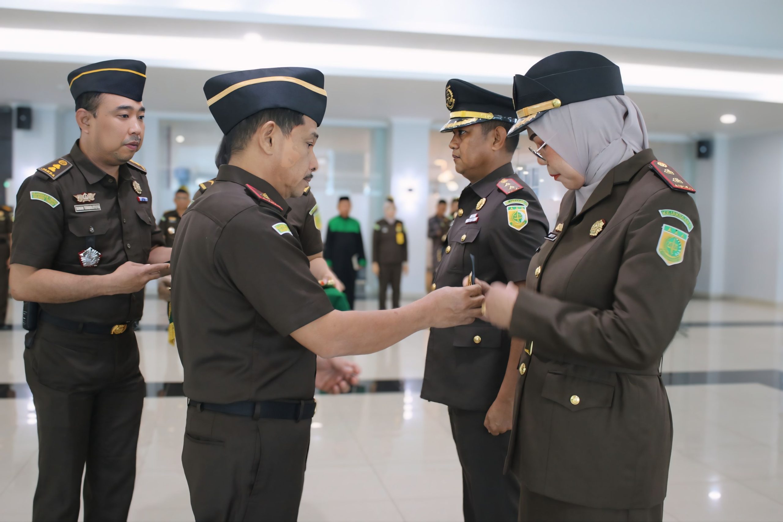 Plt. Kepala Kejati Sulteng Zullikar Tanjung, S.H., M.H. Resmi Melantik Andi Renny Rukmana Sebagai Kejari Donggala 