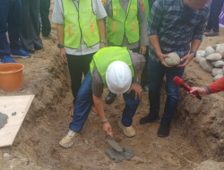 Wabup Abdul Sahid Lakukan Peletakan Batu Pertama Pembangunan Labkesmas dan Puskesmas Torue.