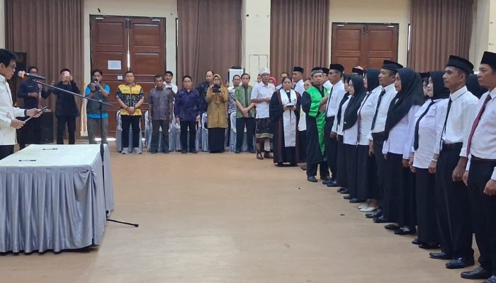 Bupati H. Erwin Burase Lantik 132 Kepsek Di Lingkungan Pemerintah Kab. Parimo