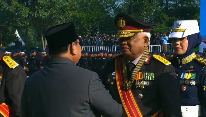 Dewan Pertimbangan SMSI Pusat Taufiequrachman Ruki Terima Bintang Kehormatan dari Presiden Prabowo pada Hari Bhayangkara ke-80
